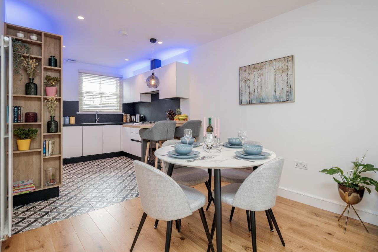 לונדון Beautiful 2 Bedrooms Split Level Fulham Apartment מראה חיצוני תמונה